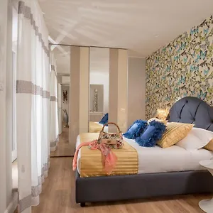 Mytale Luxury Spagna Apartment